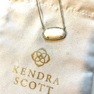 Kendra Scott necklace
